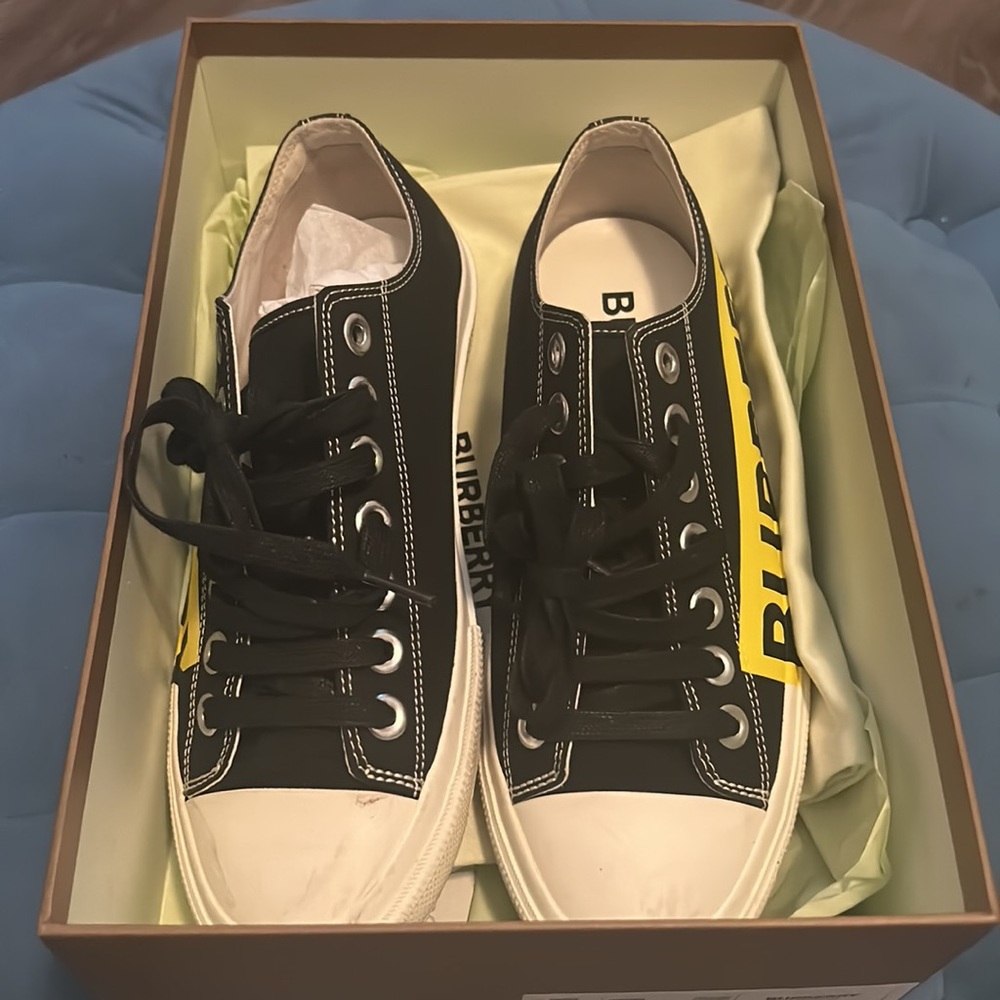 Designer Shoes - Picture 2 of 5